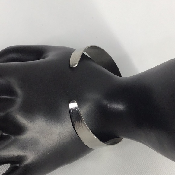 Iri arrowdale stainless steel cuff bracelet - Picture 3 of 8